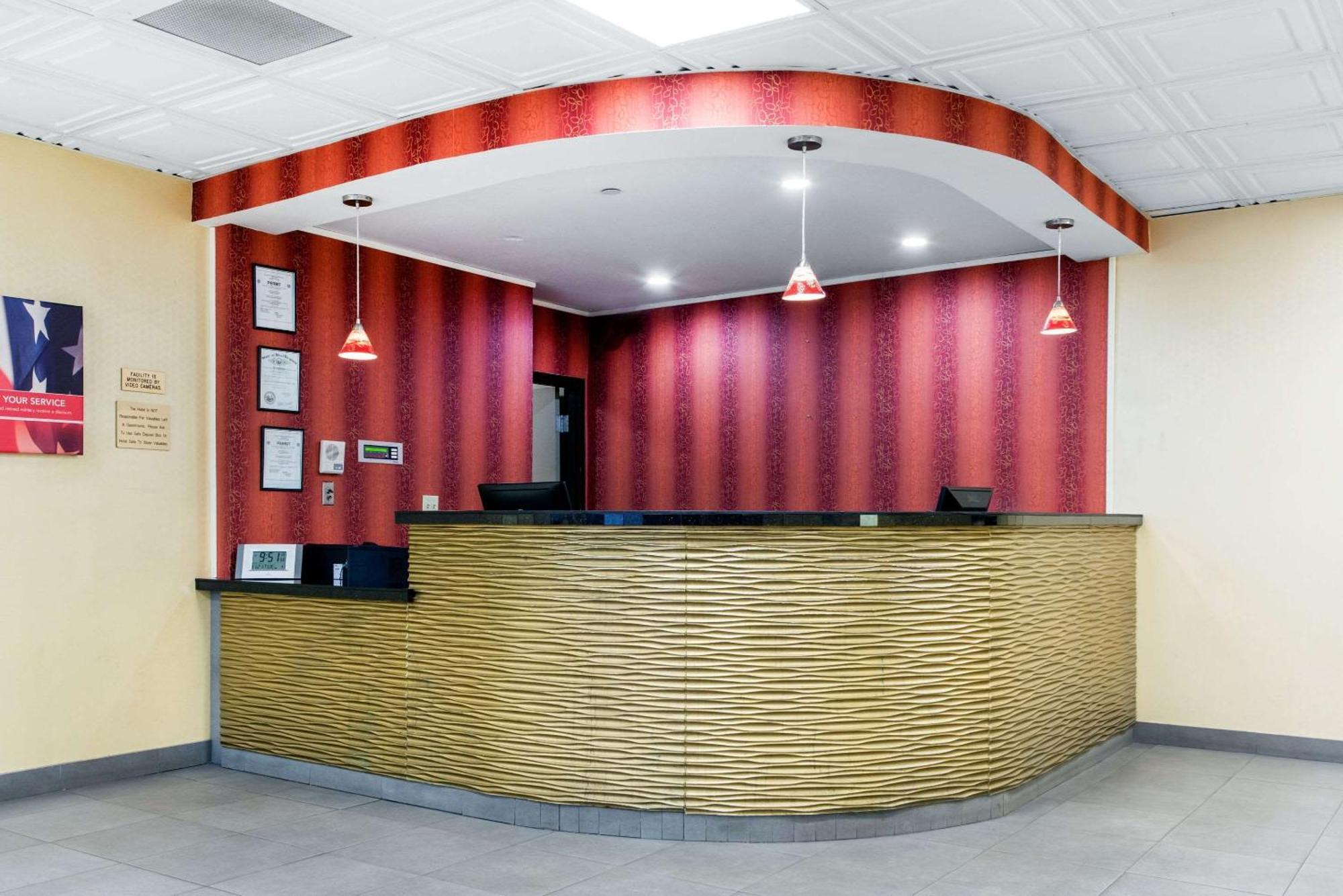 Quality Inn & Suites Charleston - Civic Center Eksteriør billede