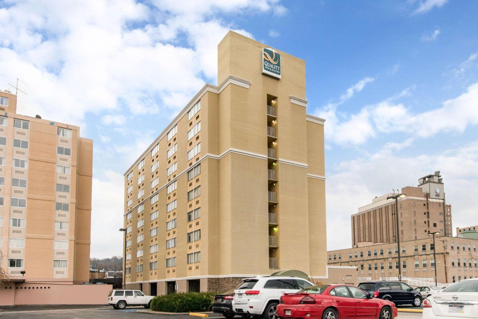 Quality Inn & Suites Charleston - Civic Center Eksteriør billede