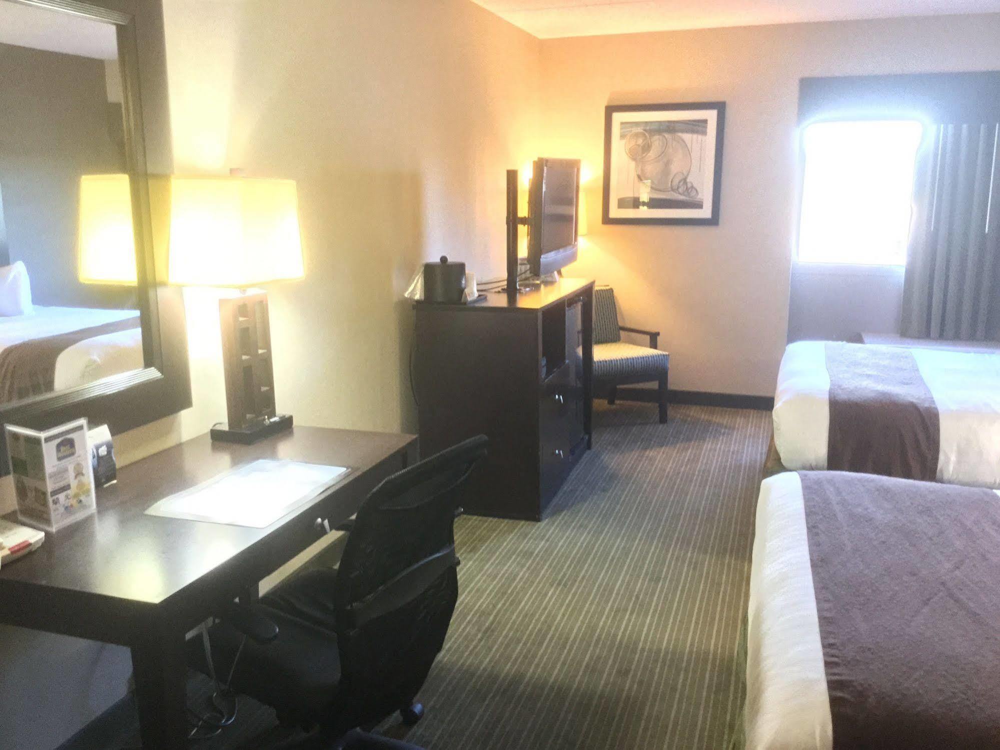 Quality Inn & Suites Charleston - Civic Center Eksteriør billede